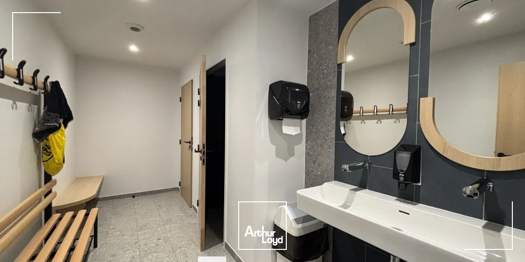 Bureaux - Location - VAULX EN VELIN - 69120 - 149.7-1177.9 - 7895439