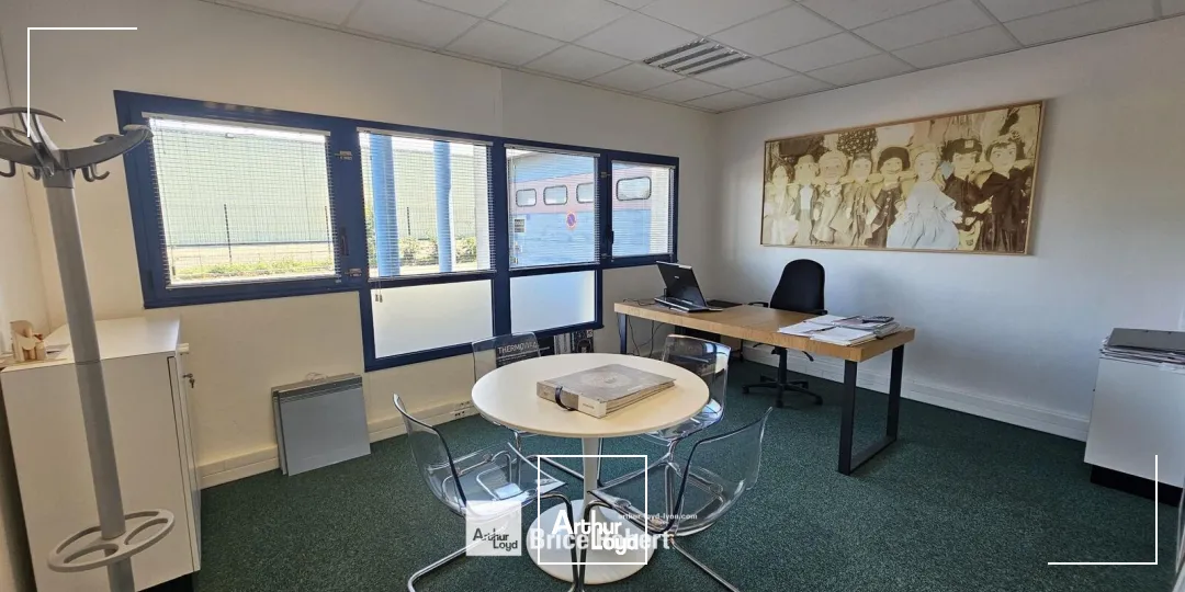 Bureaux - Location - BRON - 69500 - 334.4-334.4 - 7895526