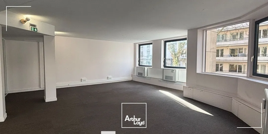 Bureaux - Location - LYON - 69003 - 242.6-242.6 - 7895734