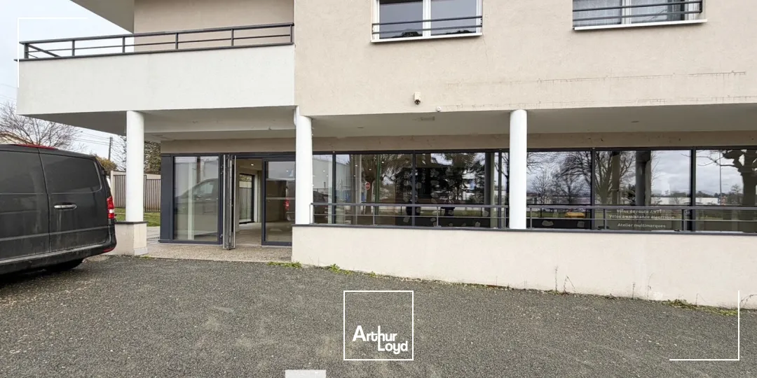Locaux commerciaux - Location - ECULLY - 69130 - 180-180 - 7895756