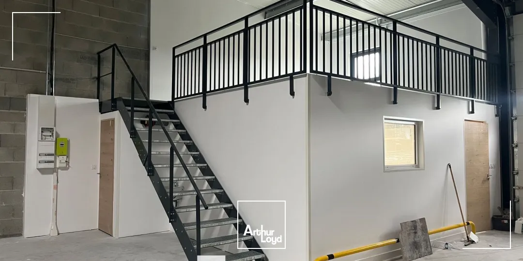 Locaux d'activité & Entrepôts - Location - MIONS - 69780 - 223-1115 - 7895827
