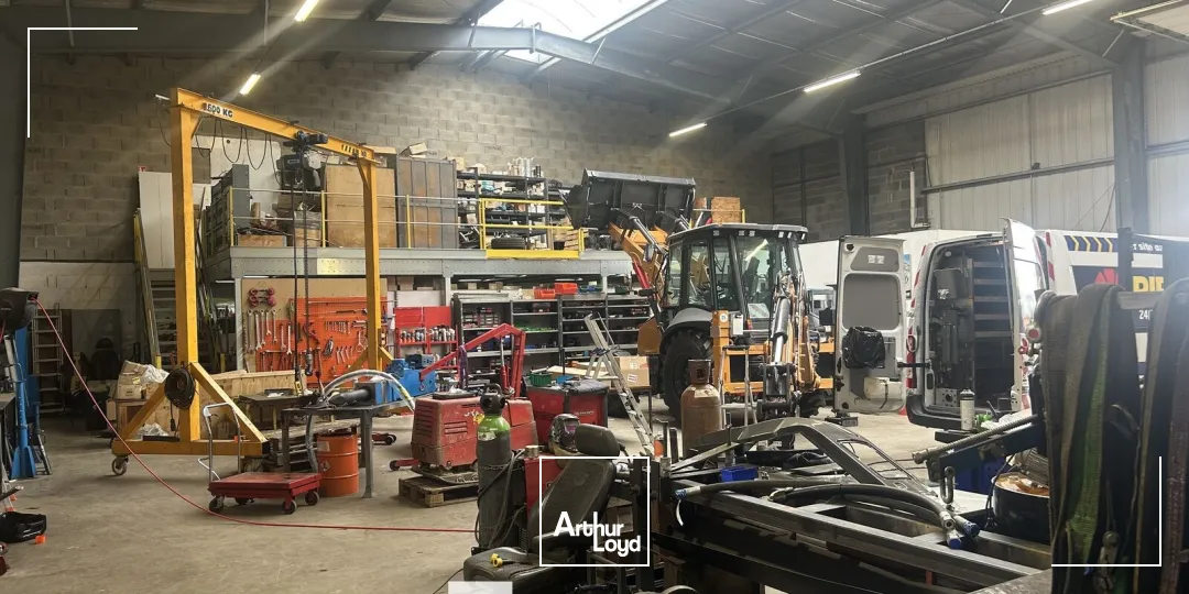 Locaux d'activité & Entrepôts - Location - SAINT BONNET DE MURE - 69720 - 518-518 - 7895926
