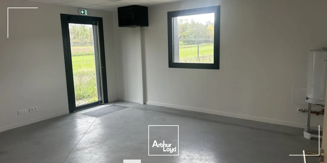 Locaux d'activité & Entrepôts - Vente - GRANIEU - 38490 - 686-686 - 7895932
