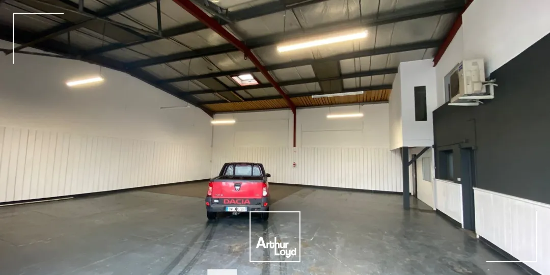 Locaux d'activité & Entrepôts - Location - CIVRIEUX D'AZERGUES - 69380 - 273-273 - 7896019