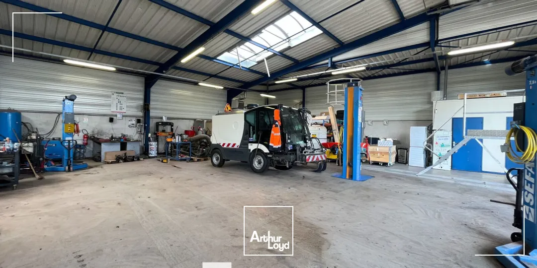 Locaux d'activité & Entrepôts - Location - VILLEURBANNE - 69100 - 460-460 - 7896117
