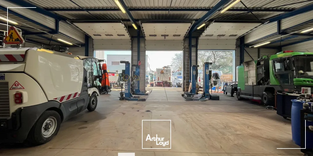 Locaux d'activité & Entrepôts - Location - VILLEURBANNE - 69100 - 460-460 - 7896118