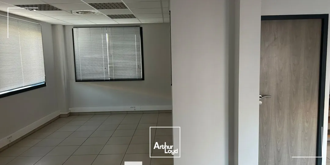 Locaux d'activité & Entrepôts - Location - MEYZIEU - 69330 - 922-922 - 7896132