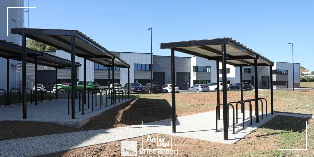 Locaux d'activité & Entrepôts - Location - PIERRE BENITE - 69310 - 531-2382 - 7896165