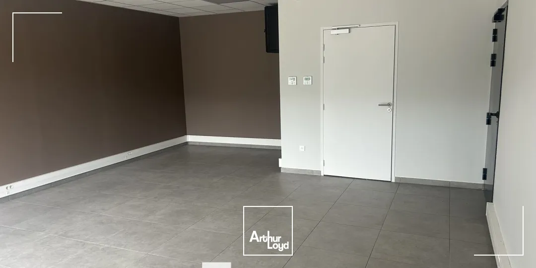 Locaux d'activité & Entrepôts - Location - SAINT BONNET DE MURE - 69720 - 218-967 - 7897690