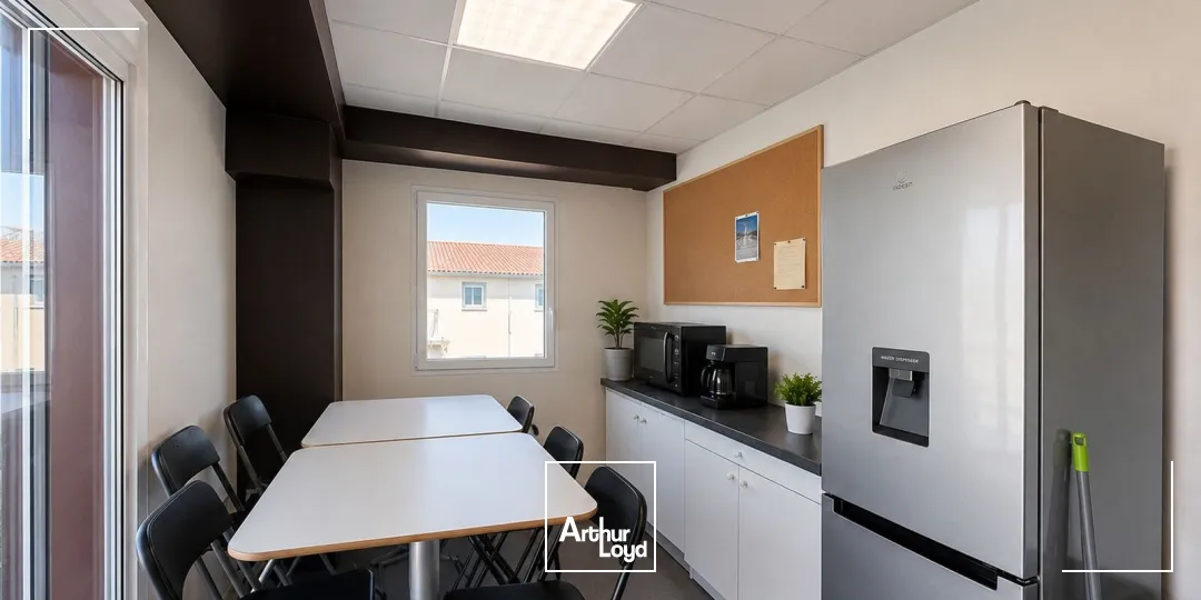 Locaux d'activité & Entrepôts - Location - SAINT VICTORET - 13730 - 310-310 - 7898100