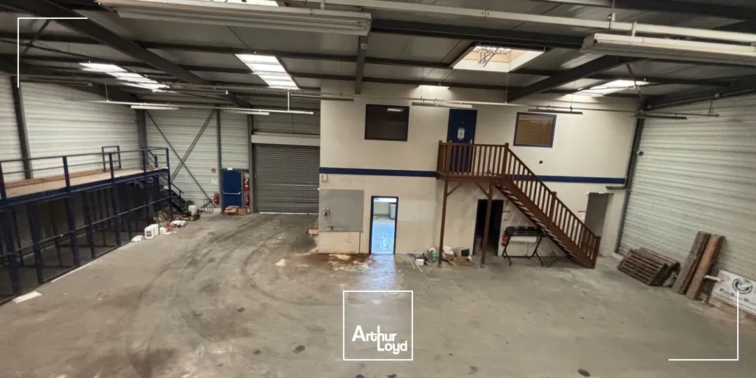 Locaux d'activité & Entrepôts - Location - LA VAUPALIERE - 76150 - 600-600 - 7898324