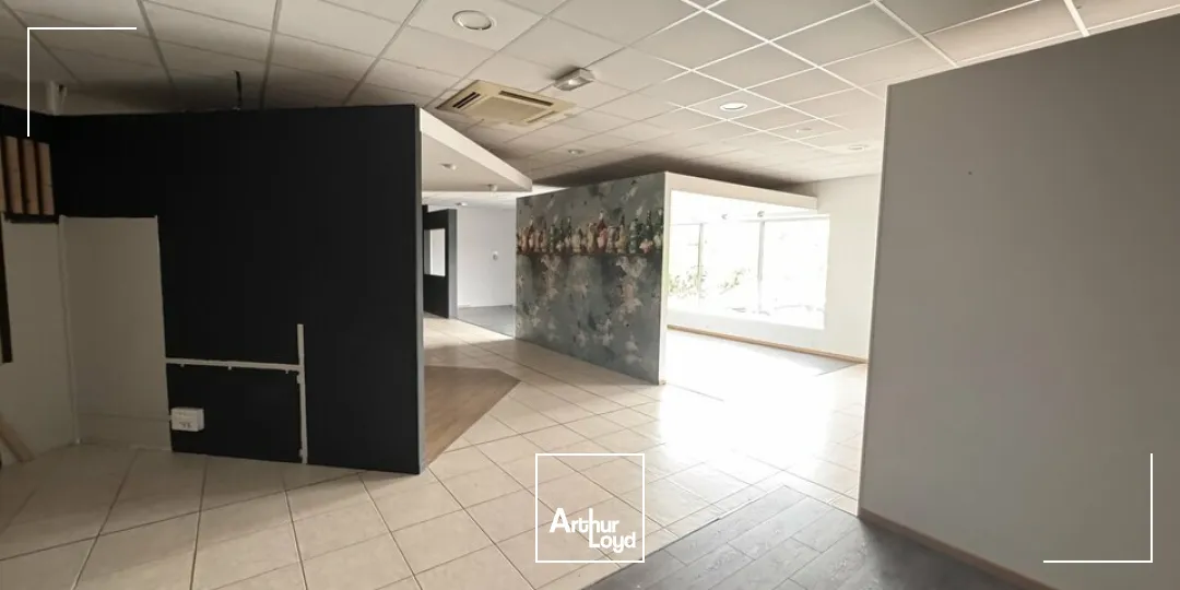 Locaux commerciaux - Location - CHAMPNIERS - 16430 - 470-470 - 7898414