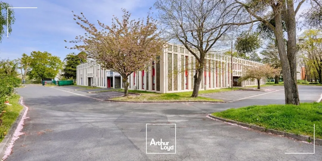Locaux commerciaux - Location - ERAGNY - 95610 - 449-2307 - 7898776