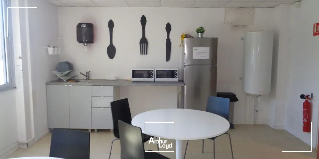 Bureaux - Location - VITROLLES - 13127 - 436-883 - 7899084