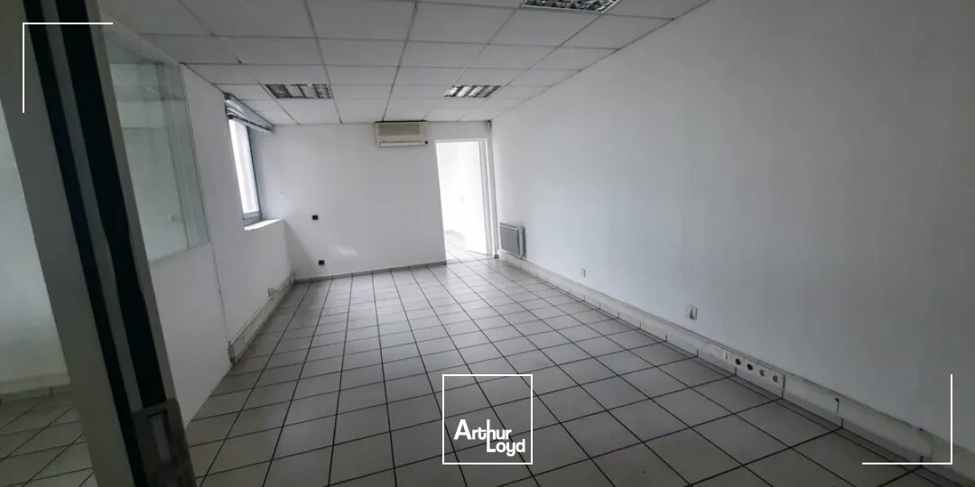 Locaux d'activité & Entrepôts - Vente - PONT-DU-CHÂTEAU - 63430 - 2500-2500 - 7901002
