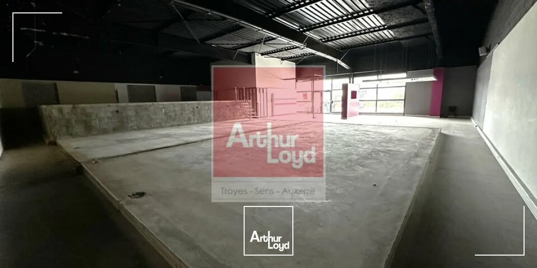 Locaux commerciaux - Vente - VILLECHETIF - 10410 - 1100-1100 - 7901233