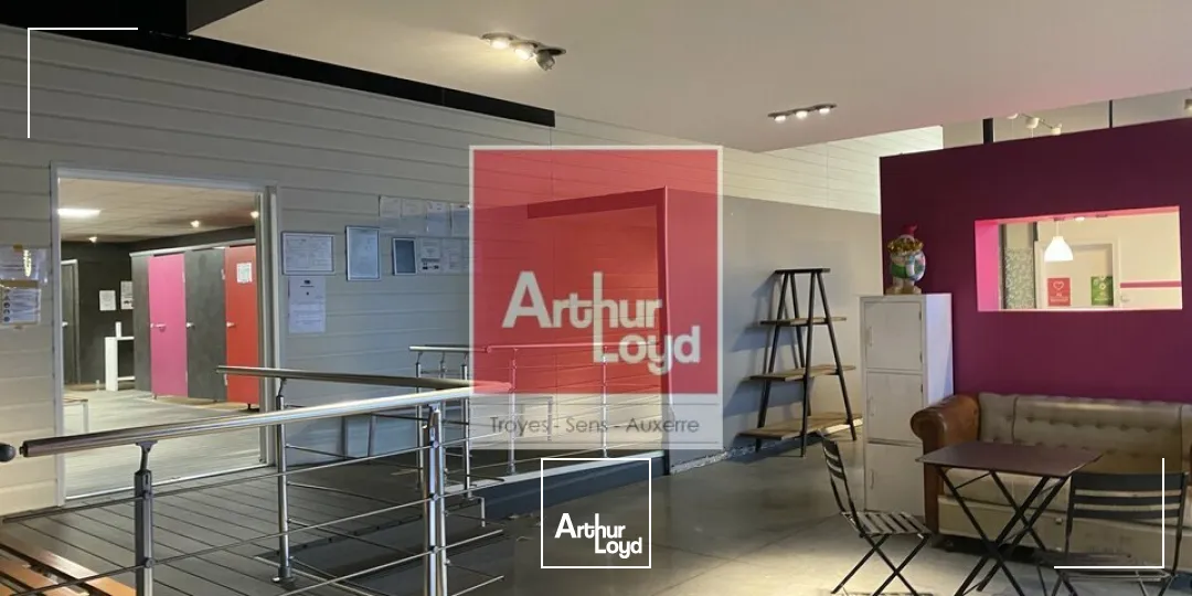 Locaux commerciaux - Vente - VILLECHETIF - 10410 - 1100-1100 - 7901237