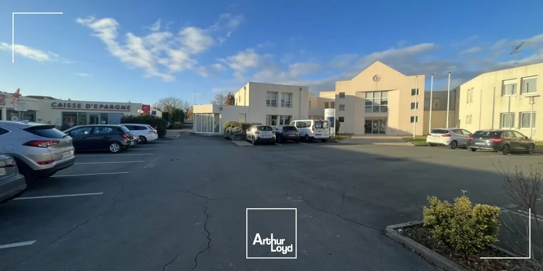 Locaux commerciaux - Vente - CHASSENEUIL DU POITOU - 86360 - 80-80 - 7903097