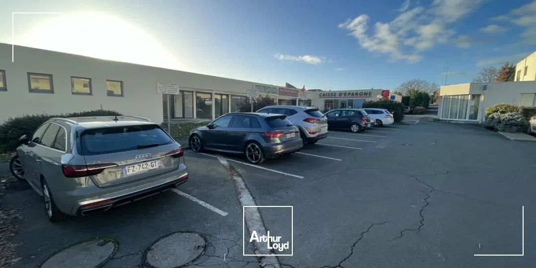 Locaux commerciaux - Vente - CHASSENEUIL DU POITOU - 86360 - 80-80 - 7903098