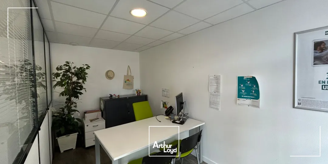 Locaux commerciaux - Location - SAINT SEBASTIEN SUR LOIRE - 44230 - 110-110 - 7903416