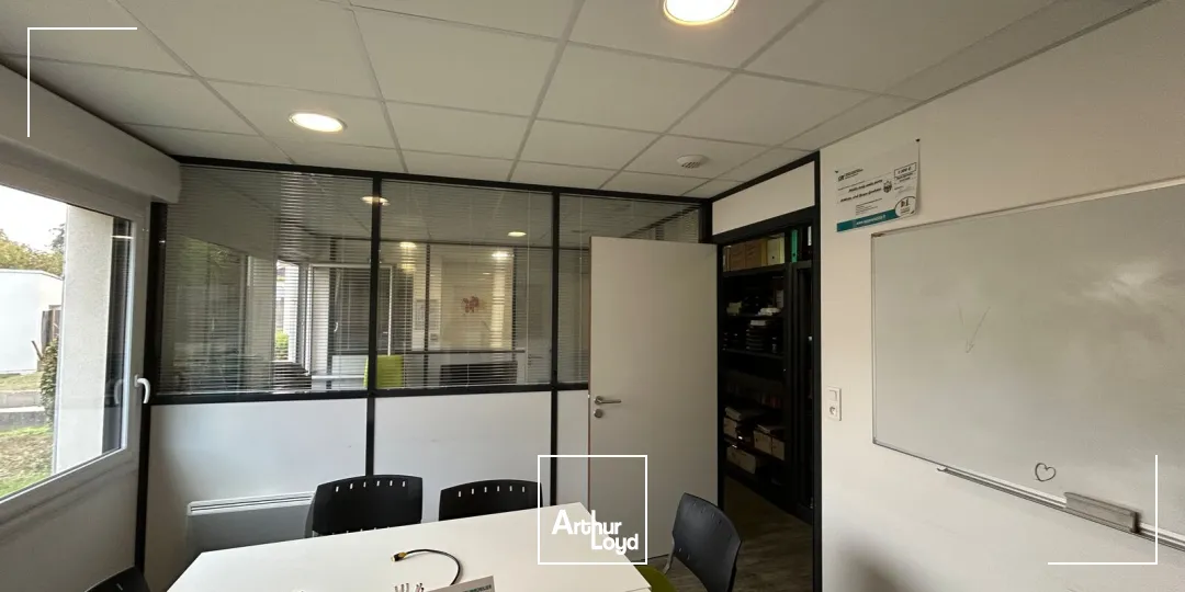 Locaux commerciaux - Location - SAINT SEBASTIEN SUR LOIRE - 44230 - 110-110 - 7903421