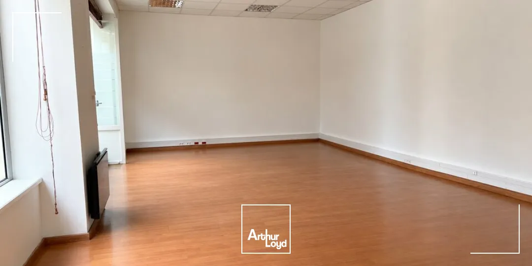 Locaux commerciaux - Location - POITIERS - 86000 - 47-47 - 7903996