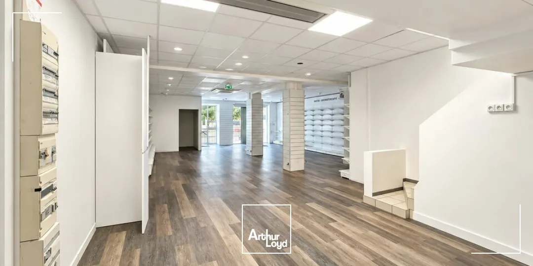 Locaux commerciaux - Location - SAINT-ROMAIN-DE-COLBOSC - 76430 - 150-150 - 7904071