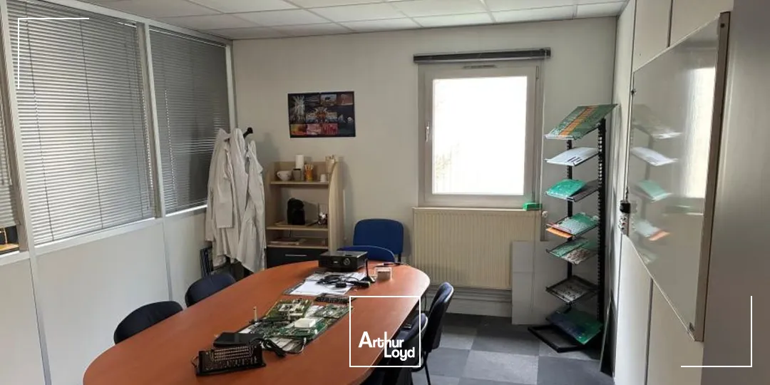 Locaux d'activité & Entrepôts - Vente - BUC - 78530 - 1470-1470 - 7904486