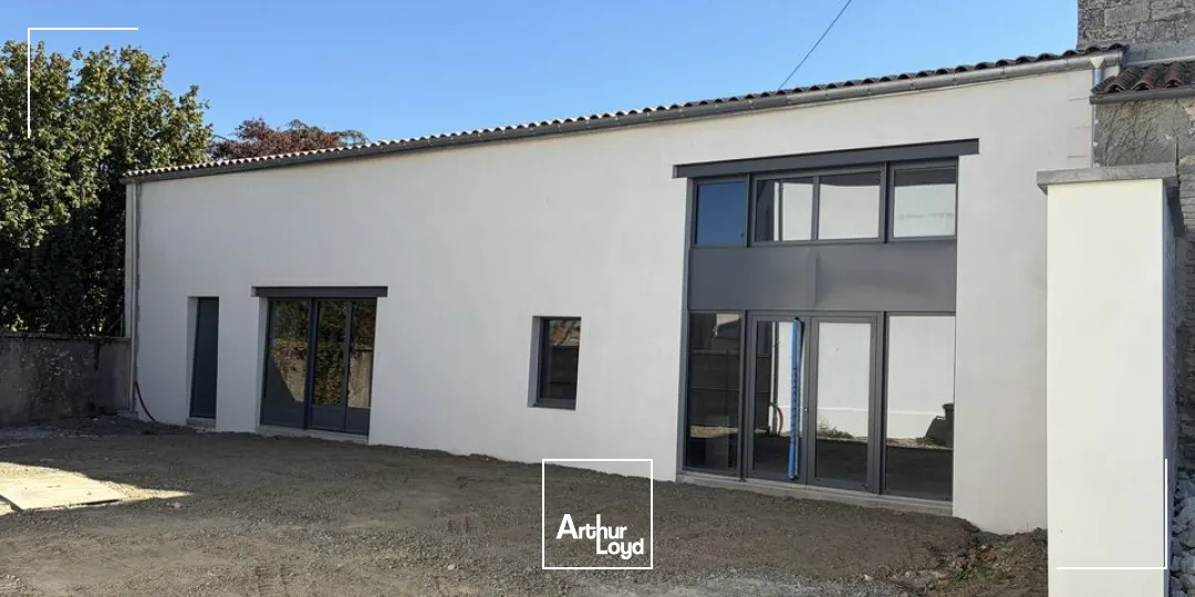 Locaux commerciaux - Location - MAUZÉ-SUR-LE-MIGNON - 79210 - 70-210 - 7905000
