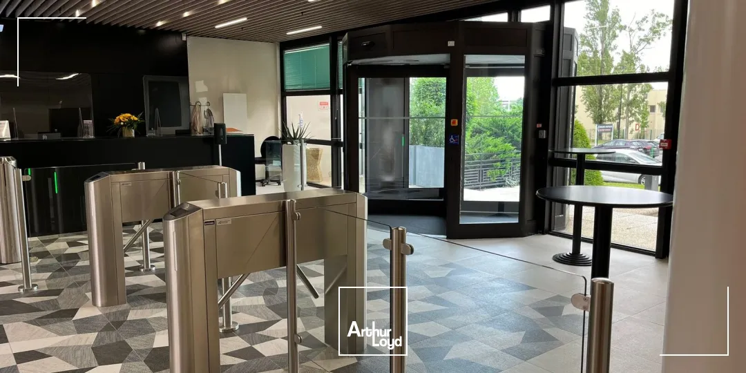 Locaux d'activité & Entrepôts - Location - PONTOISE - 95300 - 8756.6-8756.6 - 7905436