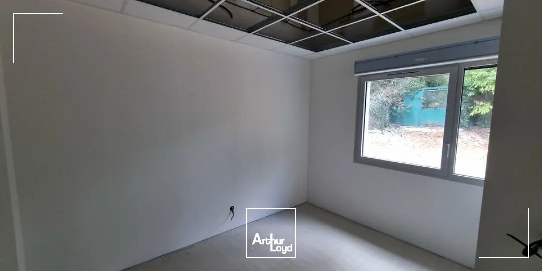 Locaux d'activité & Entrepôts - Location - SAINT BENOIT - 86280 - 270-270 - 7905933