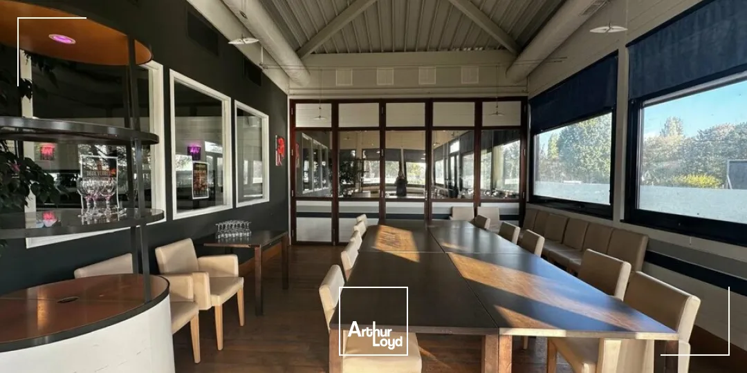 Locaux commerciaux - Vente - SAINT-DOULCHARD - 18230 - 600-600 - 7907333