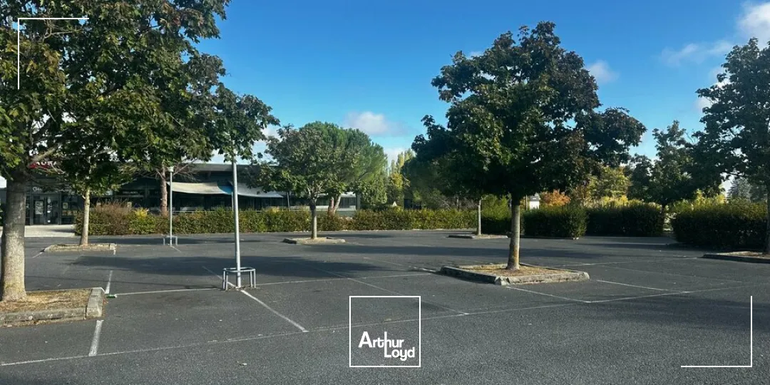 Locaux commerciaux - Vente - SAINT-DOULCHARD - 18230 - 600-600 - 7907339