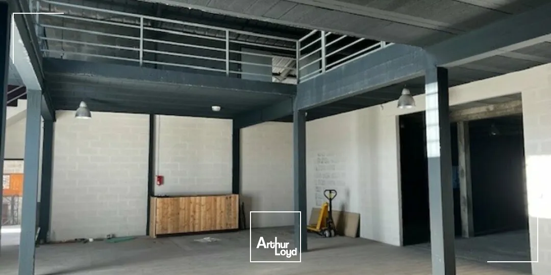 Locaux d'activité & Entrepôts - Location - SAINTE-GEMME-LA-PLAINE - 85400 - 450-450 - 7908971
