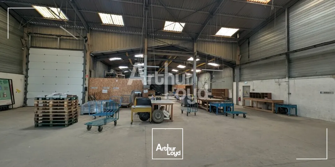 Locaux d'activité & Entrepôts - Vente - SAINT-JACQUES-DE-LA-LANDE - 35136 - 1090-1090 - 7908983