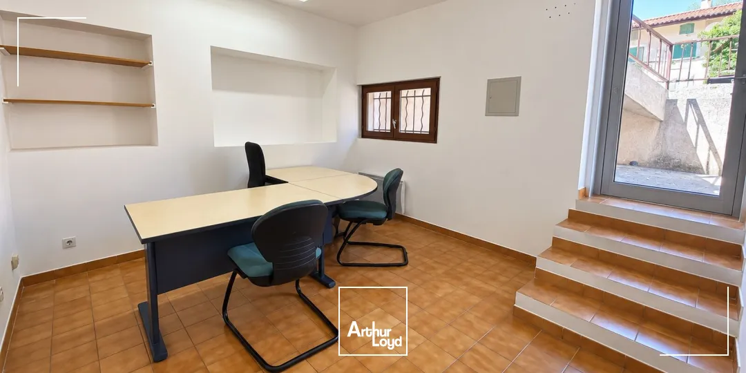 Bureaux - Location - LA FARE LES OLIVIERS - 13580 - 100-100 - 7909030
