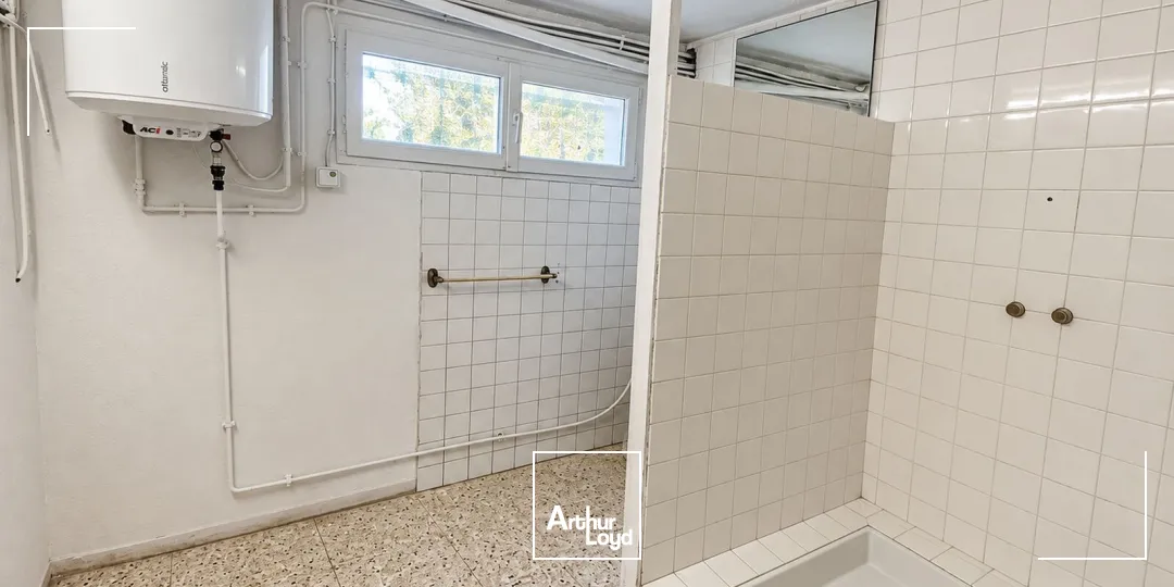 Bureaux - Location - LA FARE LES OLIVIERS - 13580 - 100-100 - 7909035
