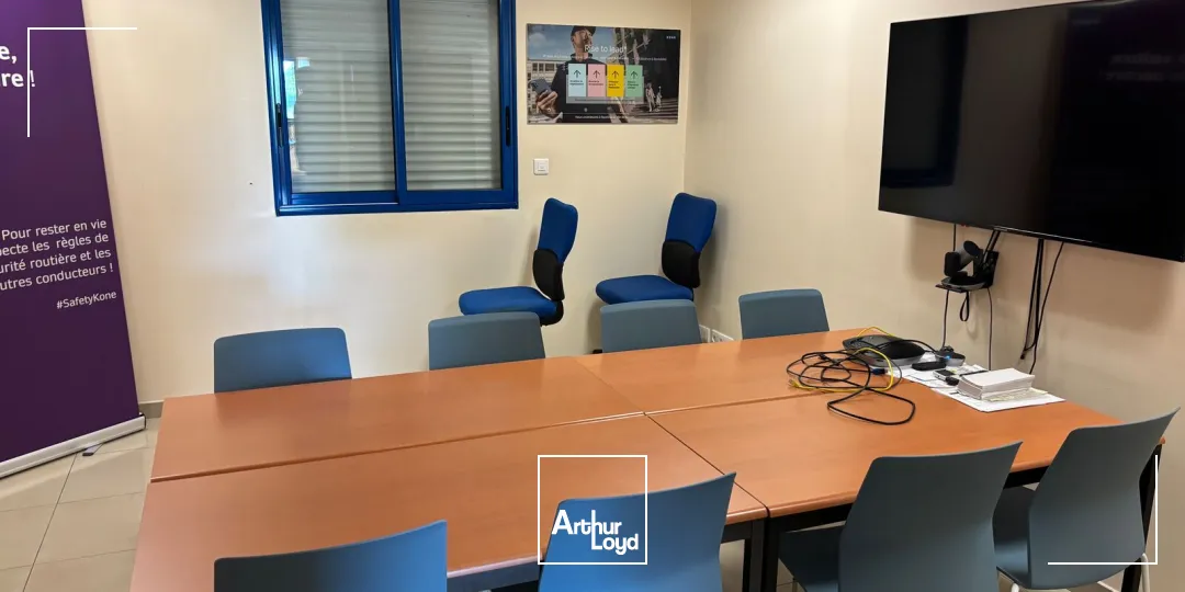 Locaux d'activité & Entrepôts - Location - VERNEUIL EN HALATTE - 60550 - 220-812 - 7909316