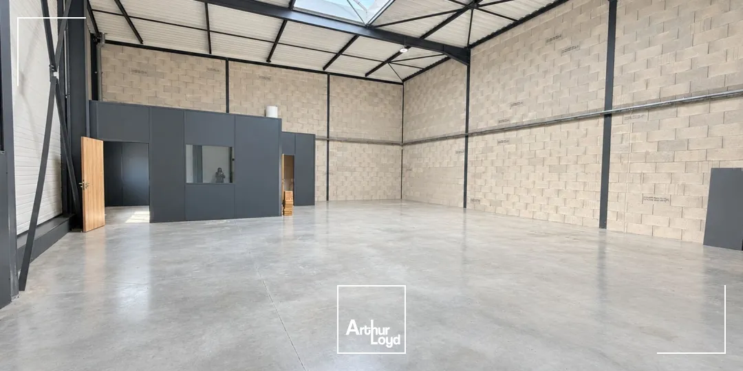 Locaux d'activité & Entrepôts - Location - SAVIGNEUX - 42600 - 186-186 - 7909682