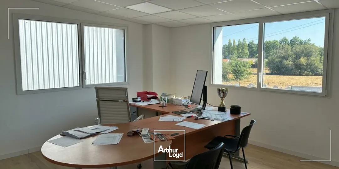 Locaux d'activité & Entrepôts - Location - LA ROCHE-SUR-YON - 85000 - 550-550 - 7910863