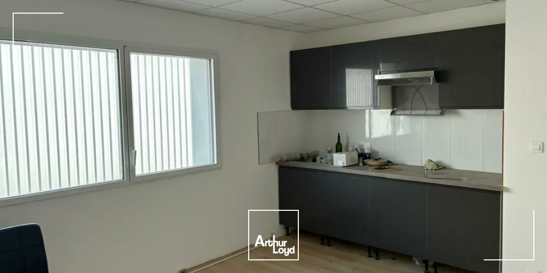 Locaux d'activité & Entrepôts - Location - LA ROCHE-SUR-YON - 85000 - 550-550 - 7910864