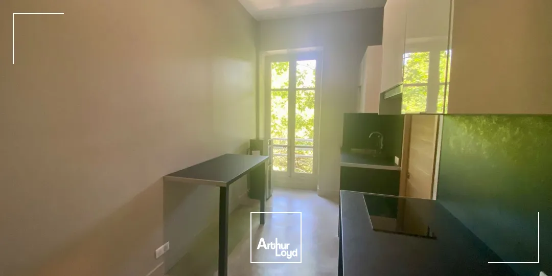 Bureaux - Vente - SALON DE PROVENCE - 13300 - 561.78-561.78 - 7910934