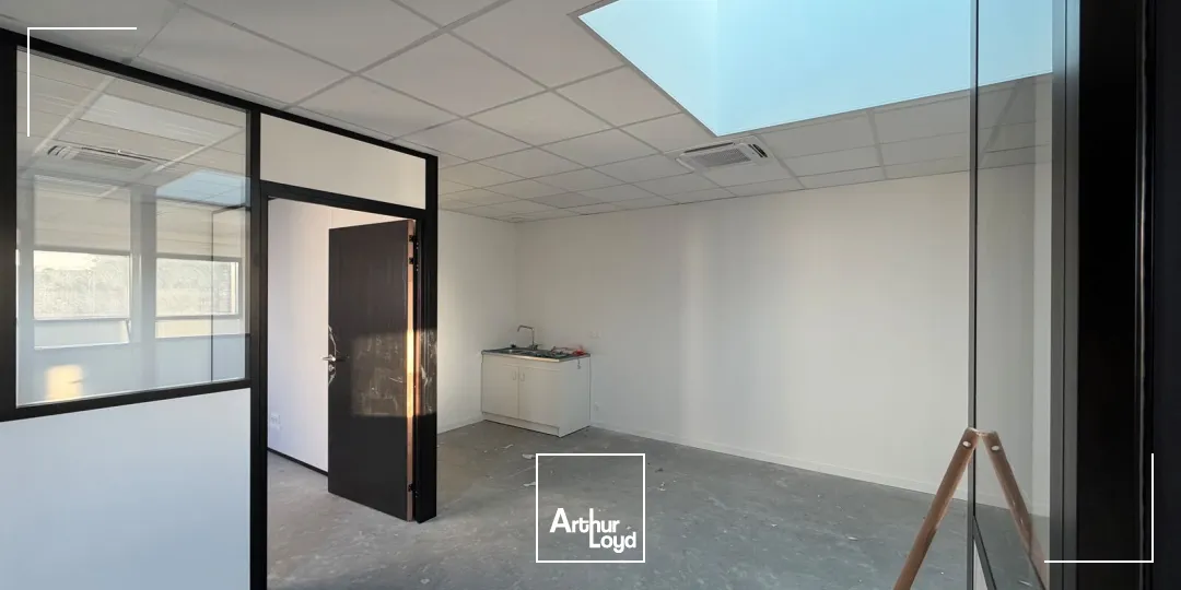 Locaux d'activité & Entrepôts - Location - KERVIGNAC - 56700 - 308-308 - 7911075