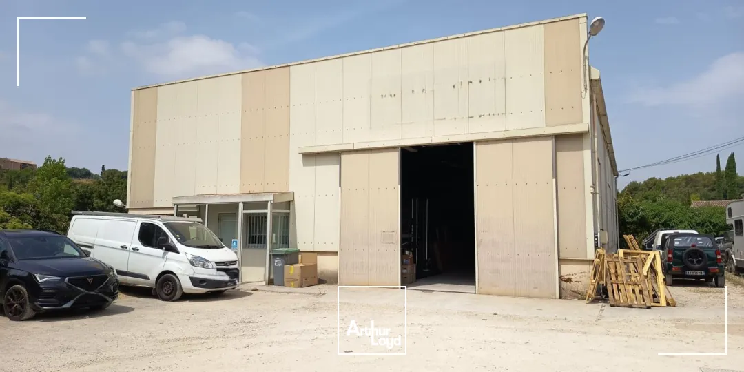 Locaux commerciaux - Location - LE BEAUSSET - 83330 - 471.8-471.8 - 7911311