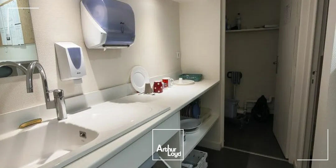 Locaux commerciaux - Location - CHAMBÉRY - 73000 - 159.8-159.8 - 7911328