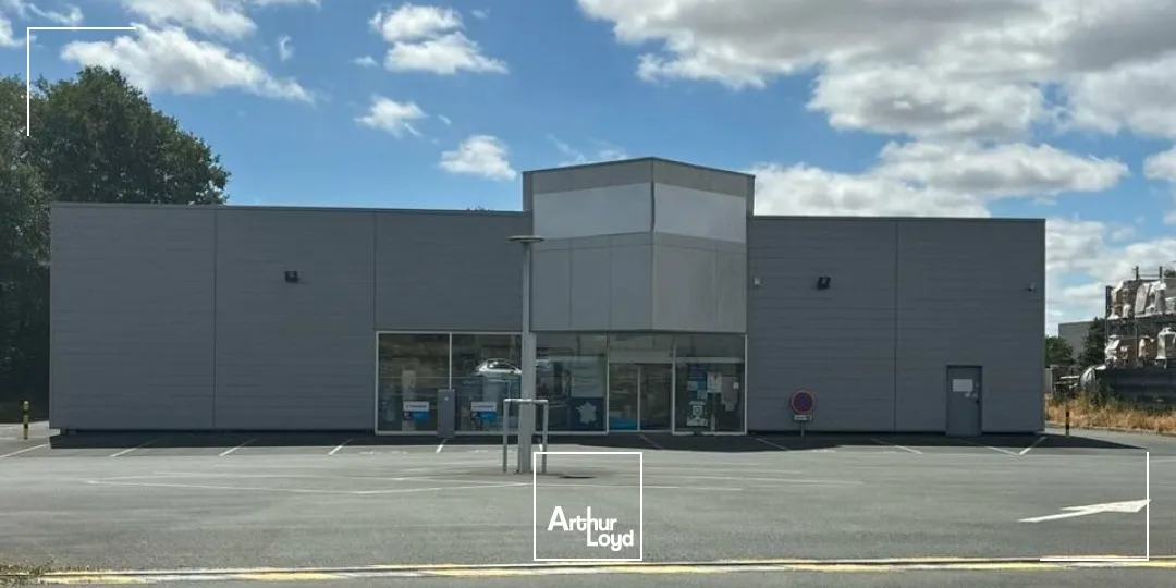 Locaux commerciaux - Location - LES HERBIERS - 85500 - 705-705 - 7911767