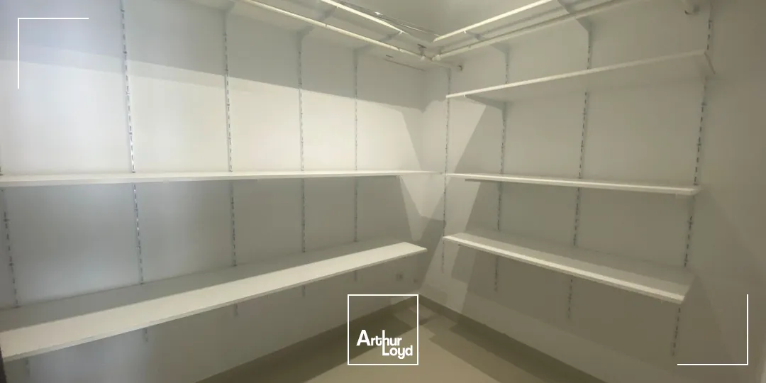 Locaux commerciaux - Location - SAINT MITRE LES REMPARTS - 13920 - 150-150 - 7911885