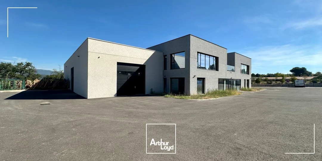 Locaux d'activité & Entrepôts - Location - SAINT ESTEVE JANSON - 13610 - 775-1550 - 7912677