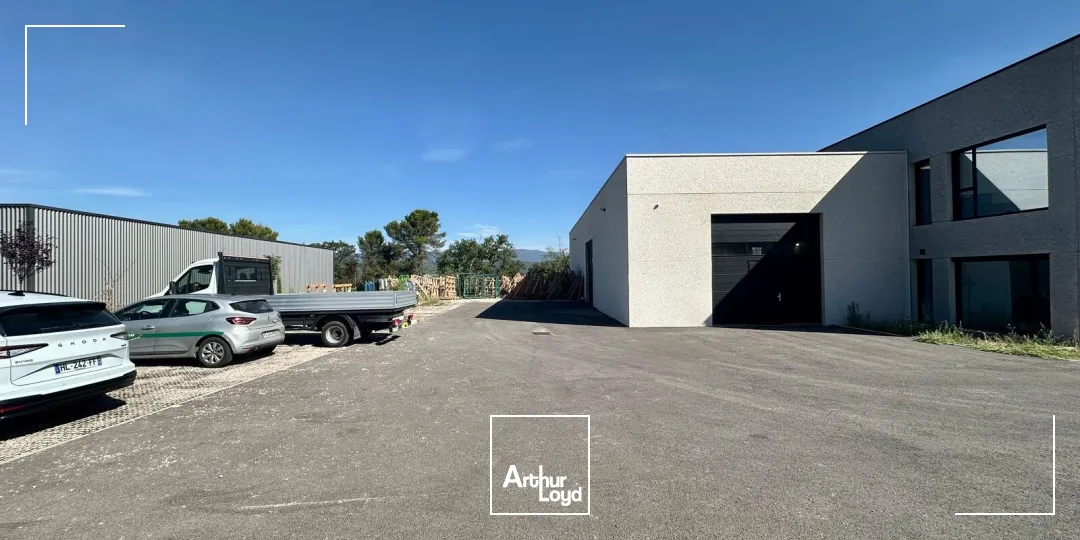 Locaux d'activité & Entrepôts - Location - SAINT ESTEVE JANSON - 13610 - 775-1550 - 7912680