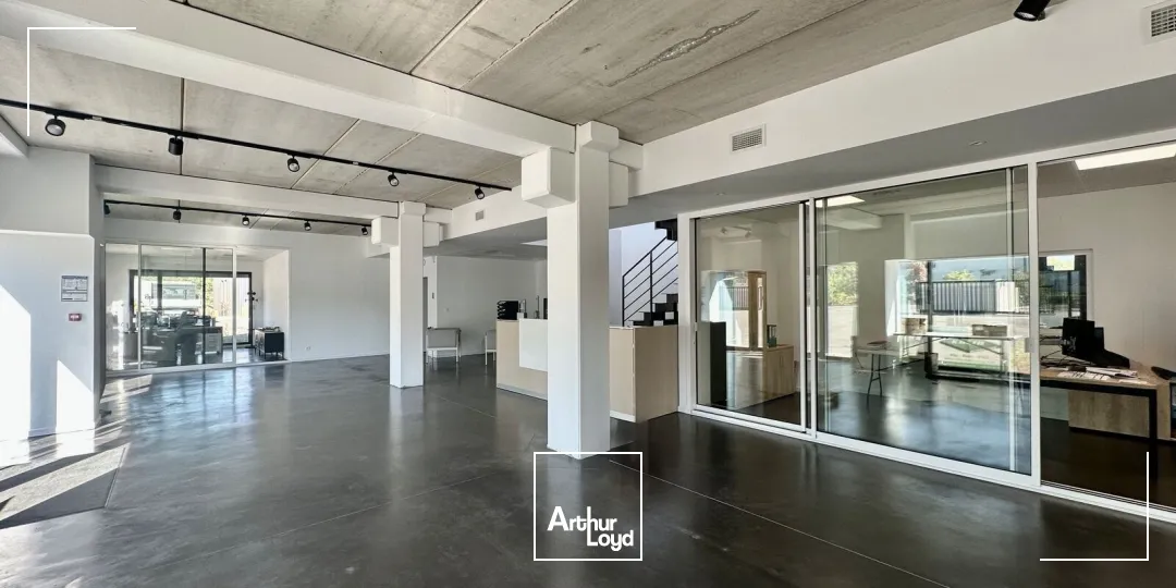 Locaux d'activité & Entrepôts - Location - SAINT ESTEVE JANSON - 13610 - 775-1550 - 7912682
